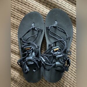 Teva Midform Infinity Sandals Women’s 8 Black Strappy Bungee Hiking Fishing